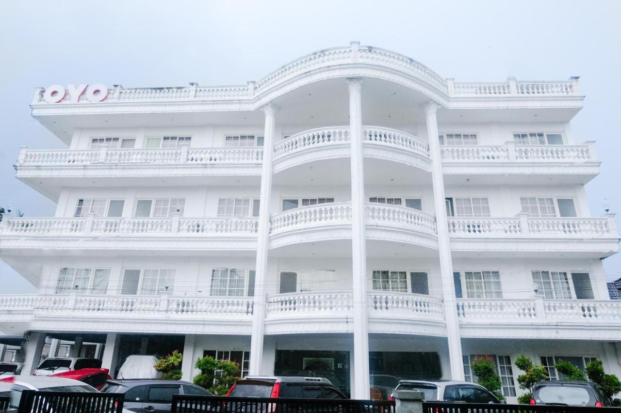 Oyo 696 Hasanah Guest House Syariah De Saphire مالانغ المظهر الخارجي الصورة