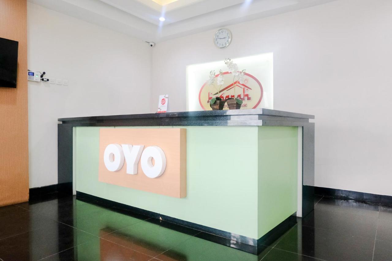 Oyo 696 Hasanah Guest House Syariah De Saphire مالانغ المظهر الخارجي الصورة