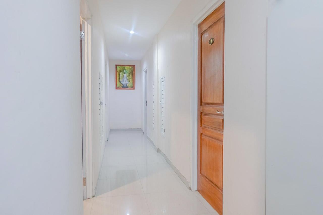 Oyo 696 Hasanah Guest House Syariah De Saphire مالانغ المظهر الخارجي الصورة