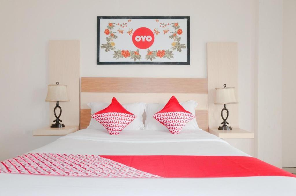 Oyo 696 Hasanah Guest House Syariah De Saphire مالانغ المظهر الخارجي الصورة